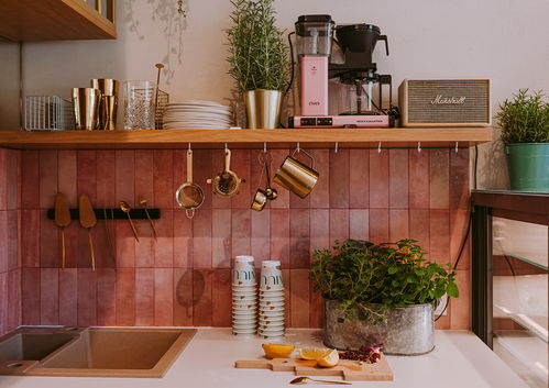 平面設(shè)計在精品糕點店品牌形象中的戰(zhàn)略應用——以Muus為例